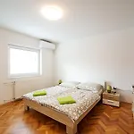 Sweet Apartments With Free Private Parking