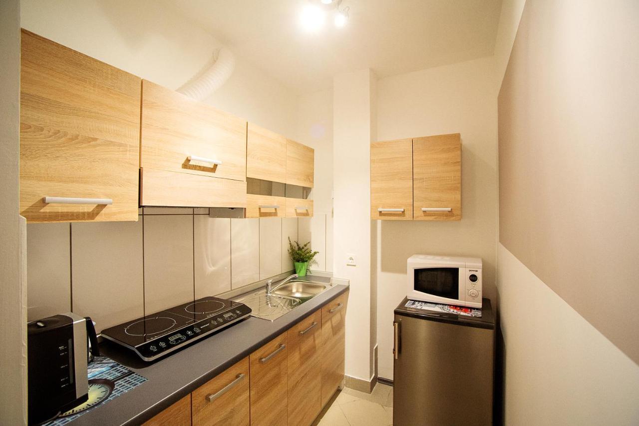 Sweet With Free Private Parking Apartment