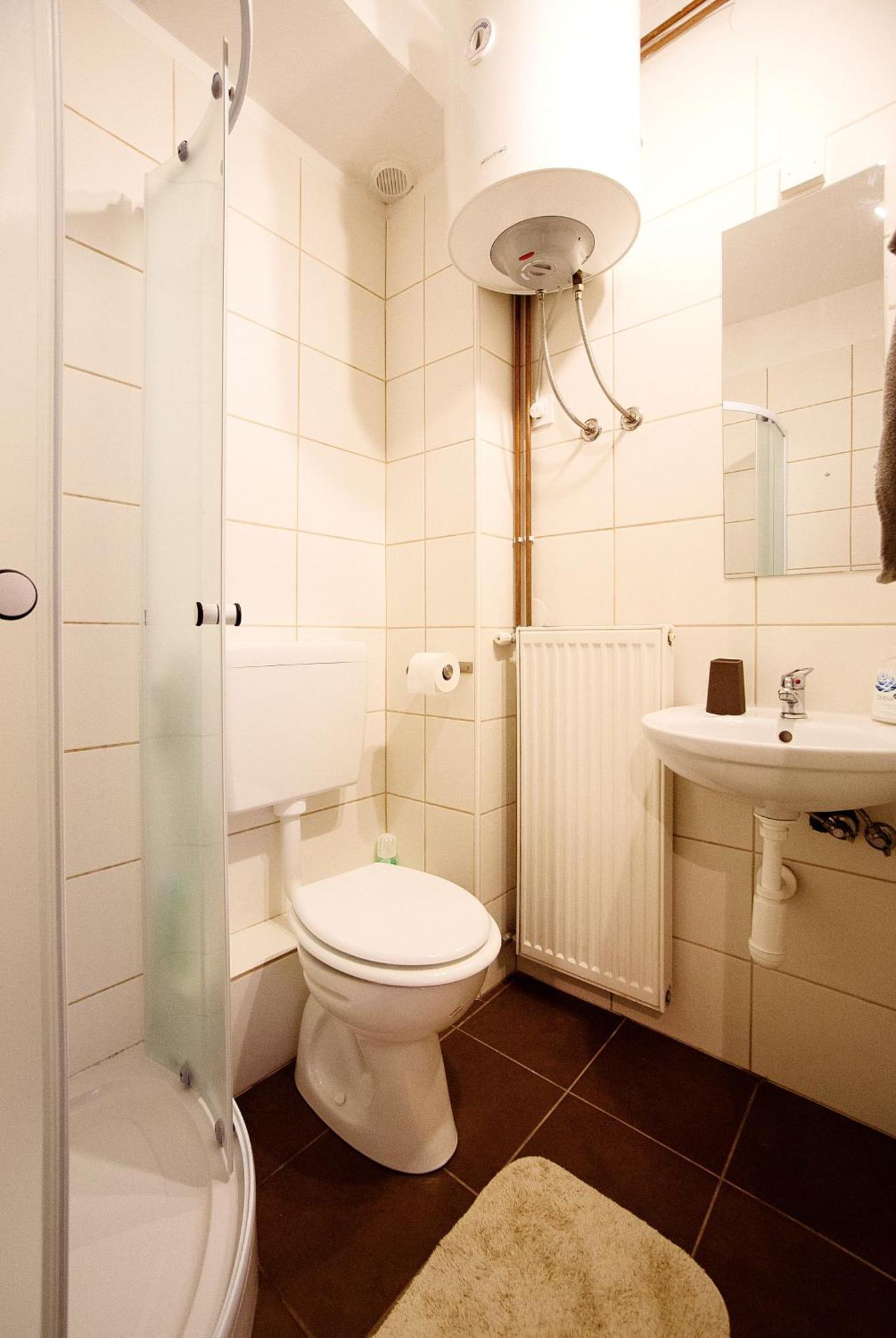 Sweet With Free Private Parking Apartment *